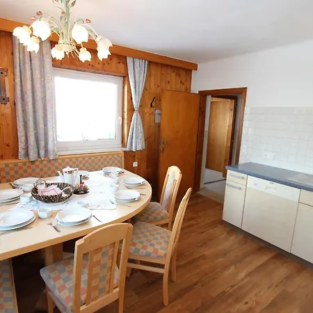 Cozy Holiday In Near Ski Area بيت للعطل