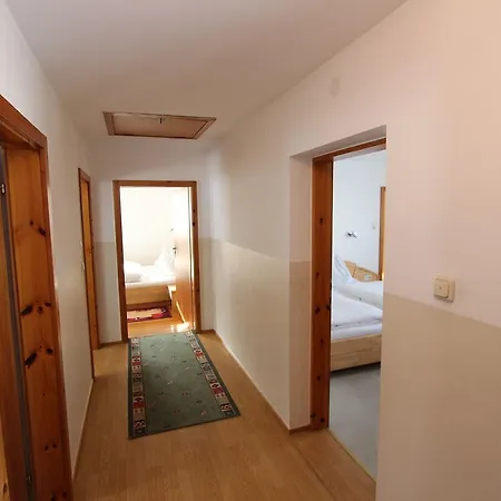 Cozy Holiday In Near Ski Area *