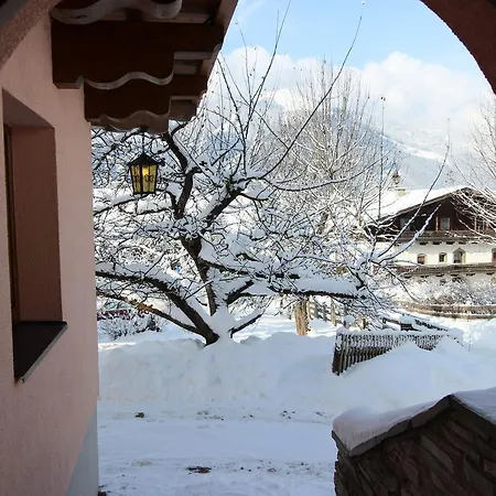 Cozy Holiday In Near Ski Area *